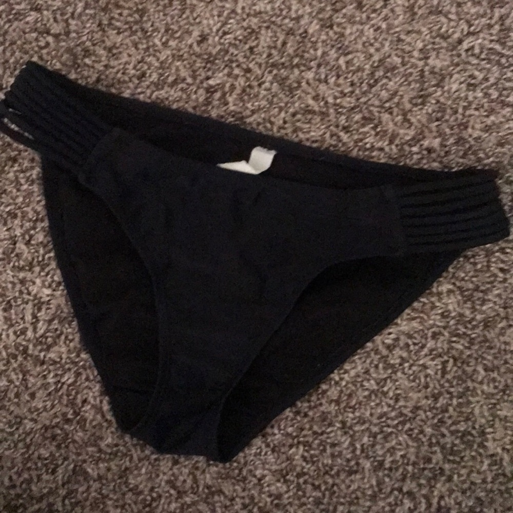 Black bikini bottoms